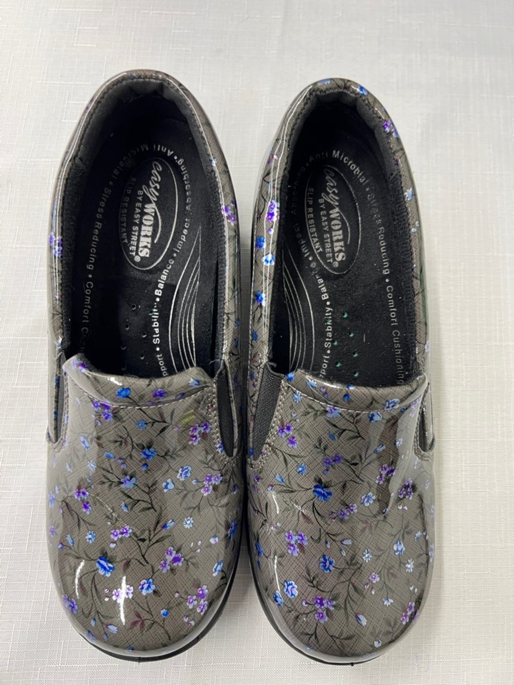 easy street Gray Floral Slip-On Mules